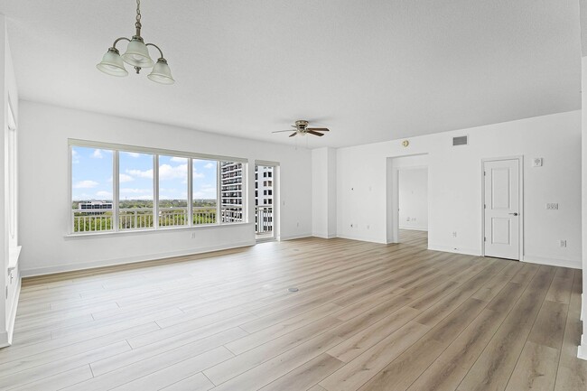 Building Photo - Sanctuary 1101