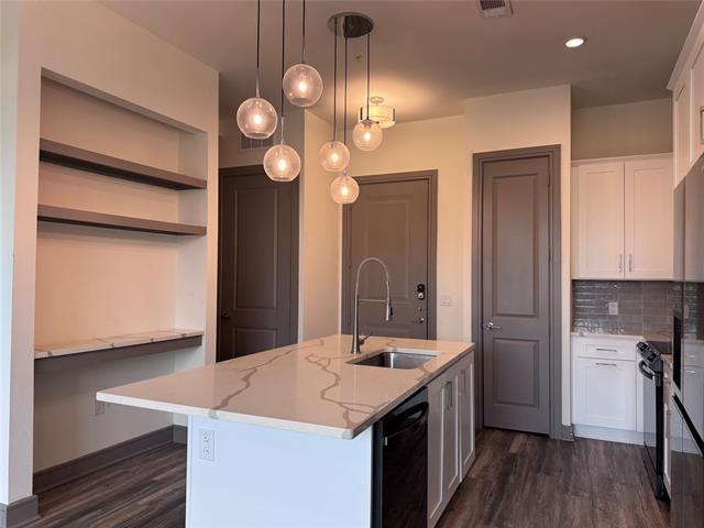 Building Photo - 2700 Old Denton Rd