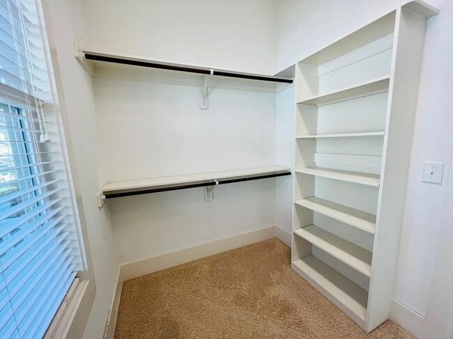 Building Photo - 132 Larkin Ln