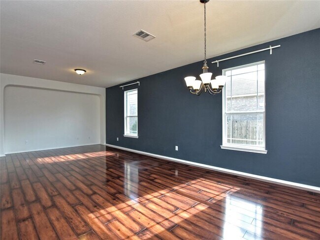 Building Photo - 2717 Claremont Ct