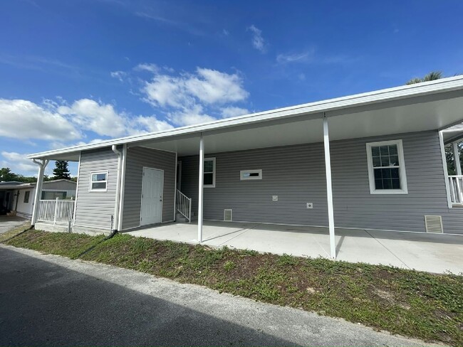 Building Photo - 13128 Lemon Ave