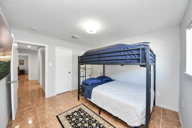 Building Photo - 11726 Lima Dr