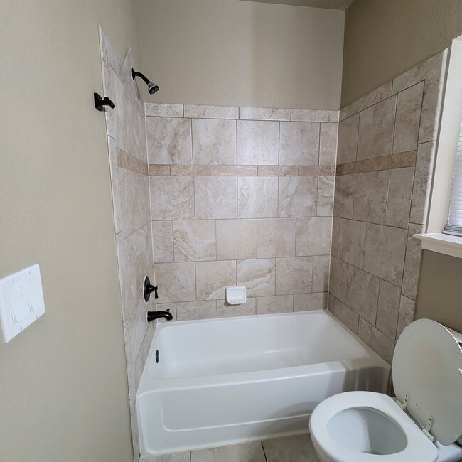 Building Photo - 14513 Meadow Lawn