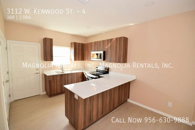 Building Photo - 3112 W Kenwood St