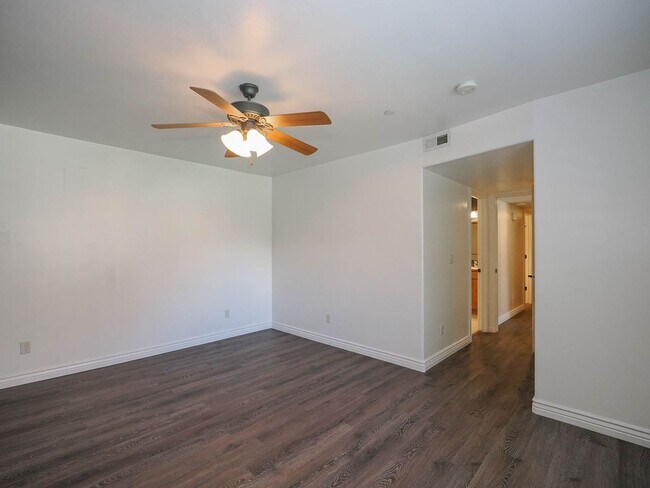 Building Photo - GROUND LEVEL CONDO UNIT
