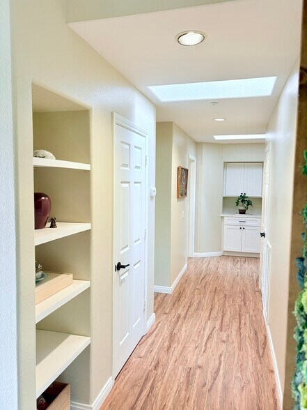 Building Photo - 709 Bozanich Cir