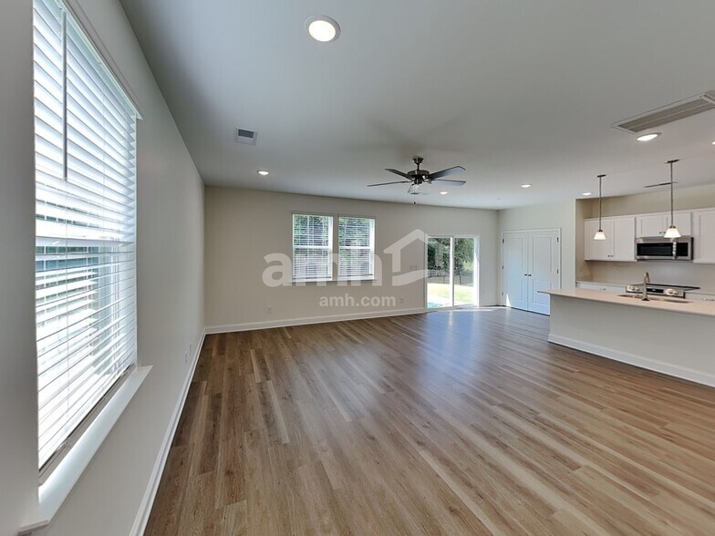 Building Photo - 6043 Rosemore Ln