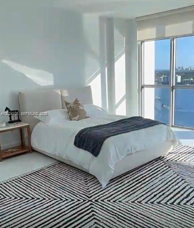 Building Photo - 17301 Biscayne Blvd