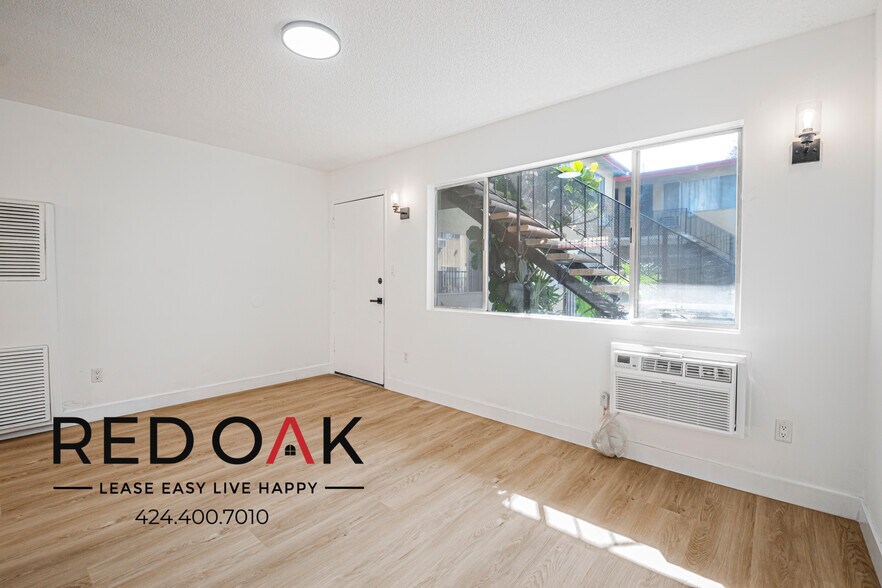 Building Photo - 2244 S Western Ave