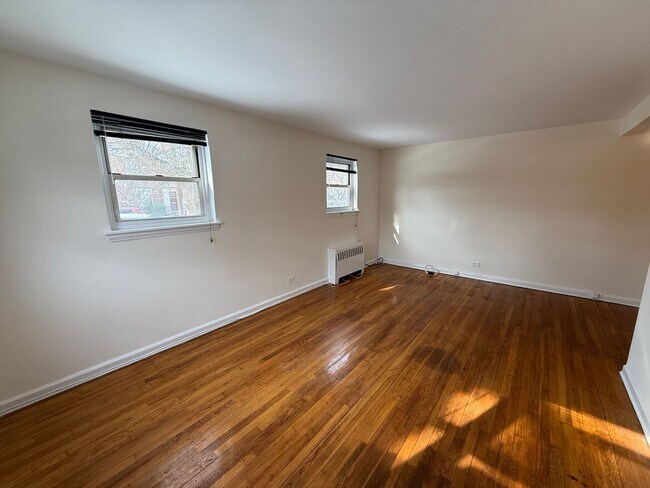 Building Photo - 194-01 37th Ave