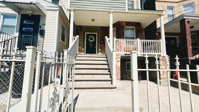 Building Photo - 212 Wilkinson Ave