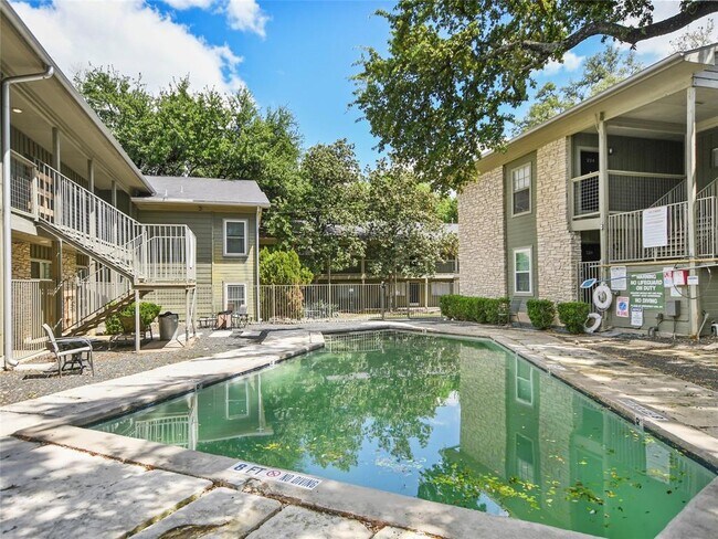 Building Photo - 2303 East Side Dr