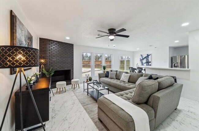 Building Photo - 1210 Burning Tree Rd