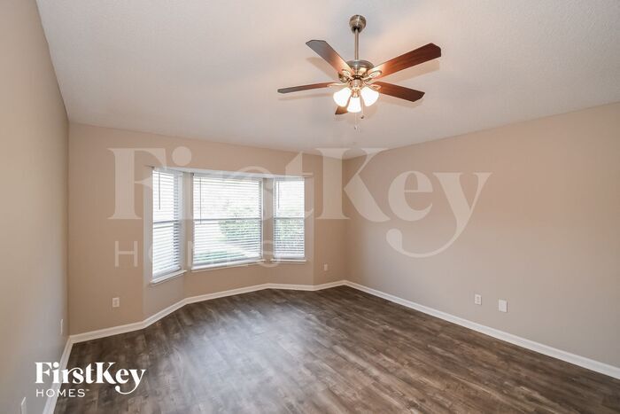 Building Photo - 10785 Las Colinas Way