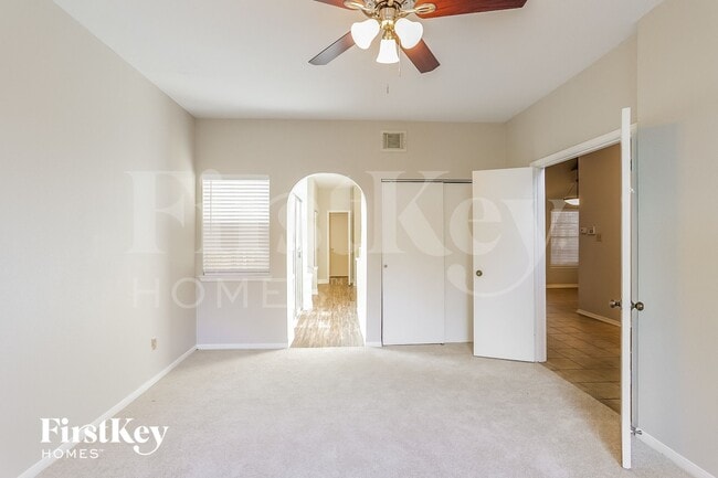 Building Photo - 6713 Queensclub Dr