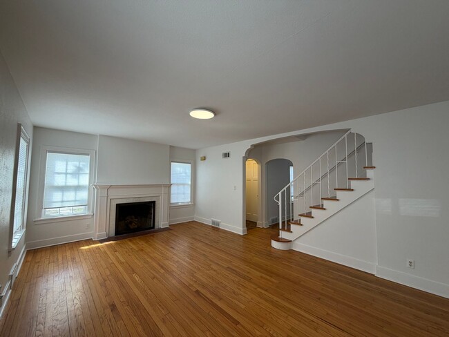 Building Photo - $1,950 | 3 Bedroom, 2 Bathroom House | NO Pets | Available for Immediate Move In!