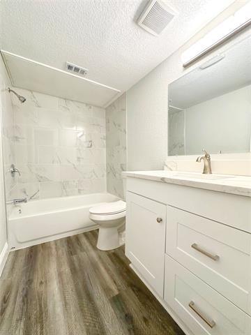 Building Photo - 733 Ticonderoga Dr
