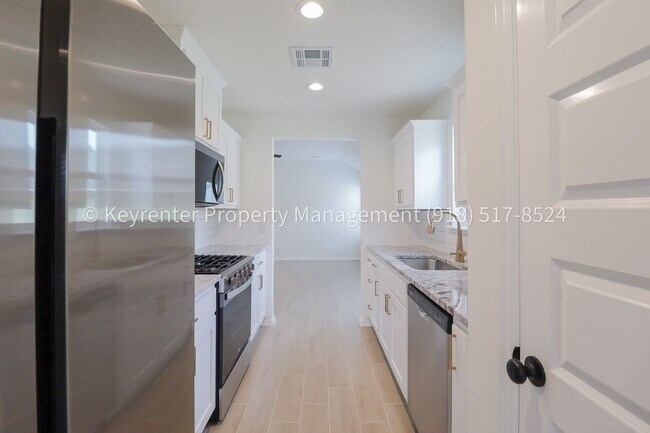 Building Photo - 3 Bed | 2 Bath in Owasso!