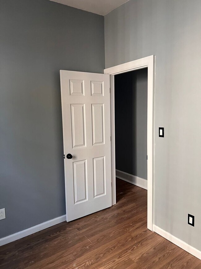 Building Photo - 144-19 101st Ave