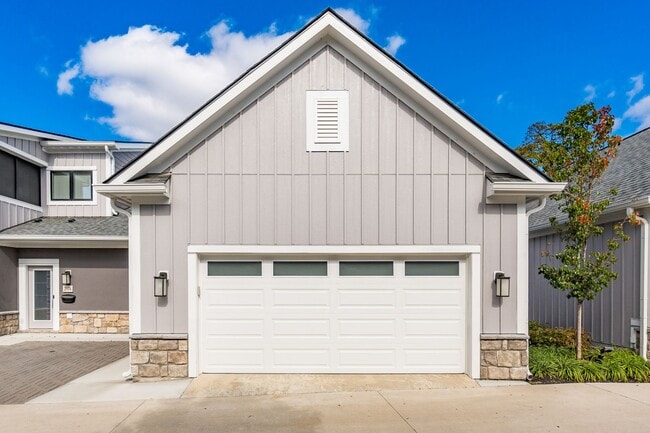 Building Photo - 2978 Bernard View Ln