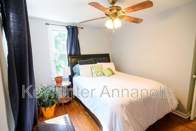 Building Photo - 4 Morris St