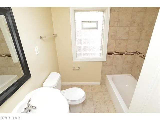 Building Photo - 3599 Grosvenor Rd