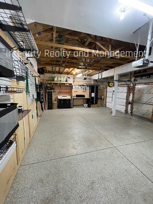Building Photo - 8551 S Mallard Pl