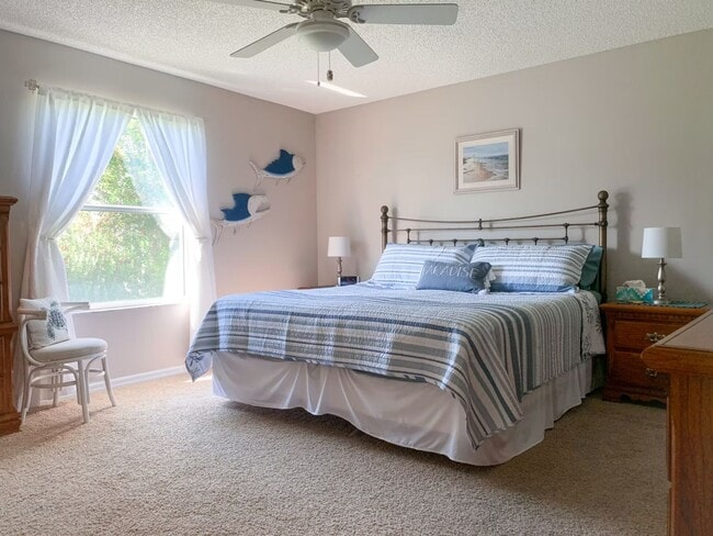 Building Photo - M1108 Davenport (VNSW-15/5)