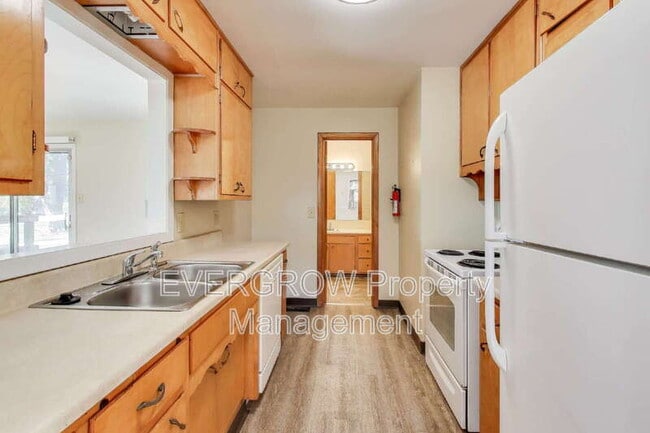 Building Photo - 705 Orchard Ln