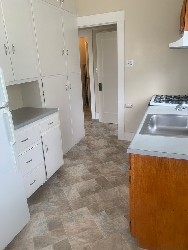 Building Photo - stirtz