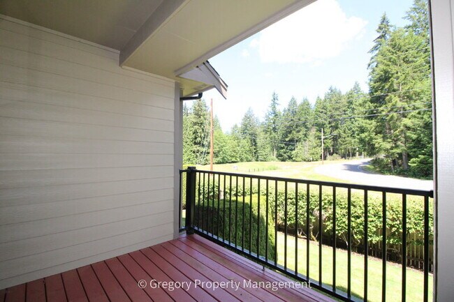 Building Photo - 13824 N Creek Dr