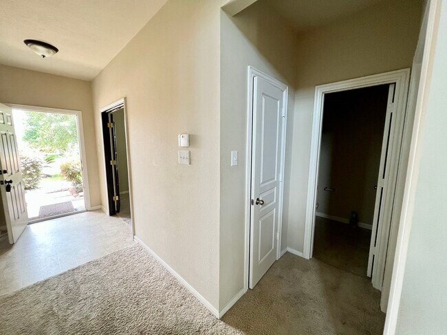 Building Photo - 10831 Woodwind Shadows Dr