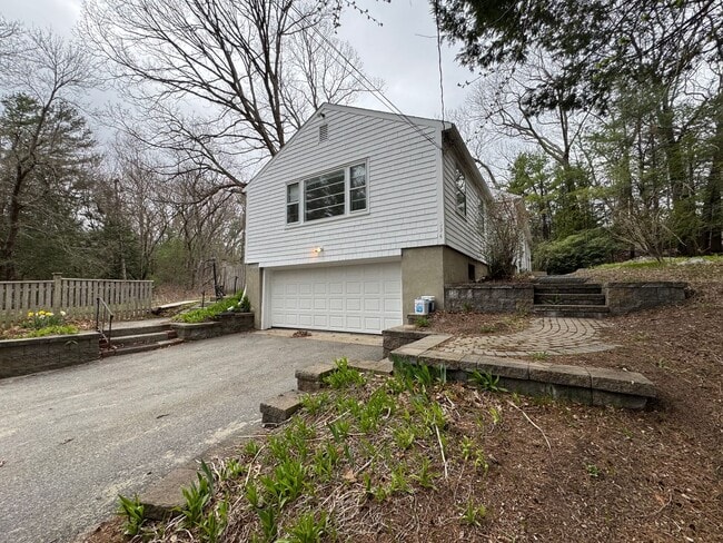 Building Photo - Pet-Ok | Charming Single-Family Ranch in Carlisle, MA | Avail 5/1