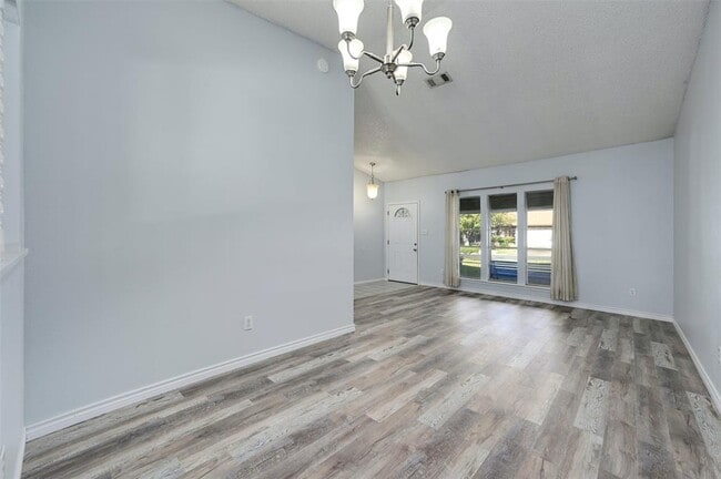 Building Photo - 9924 Chukar Bend