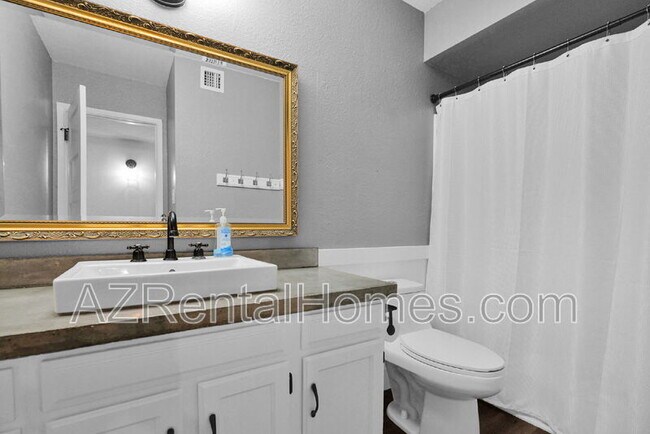 Building Photo - 2454 W Obispo Cir