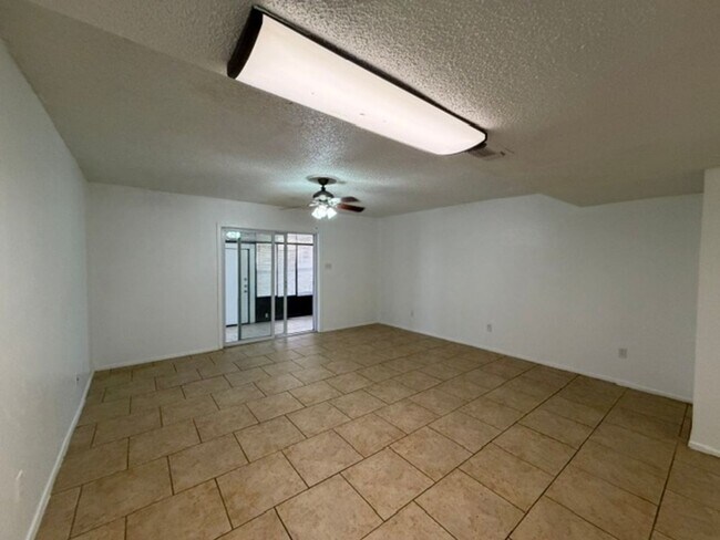 Building Photo - 842 N 62nd St