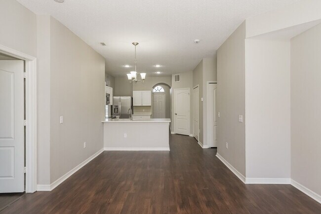 Building Photo - 10349 Tecoma Dr