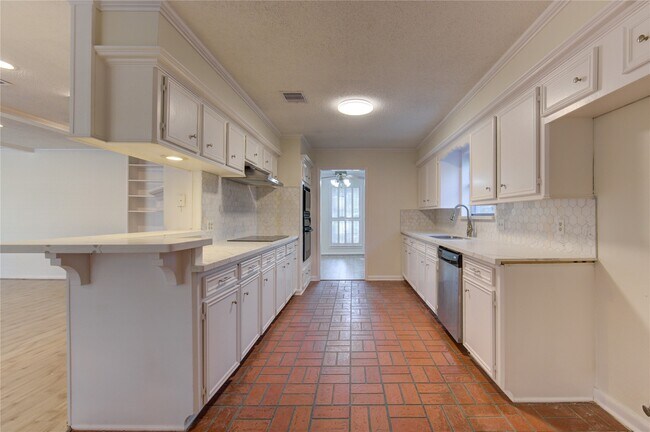 Building Photo - 5810 Boyce Springs Dr