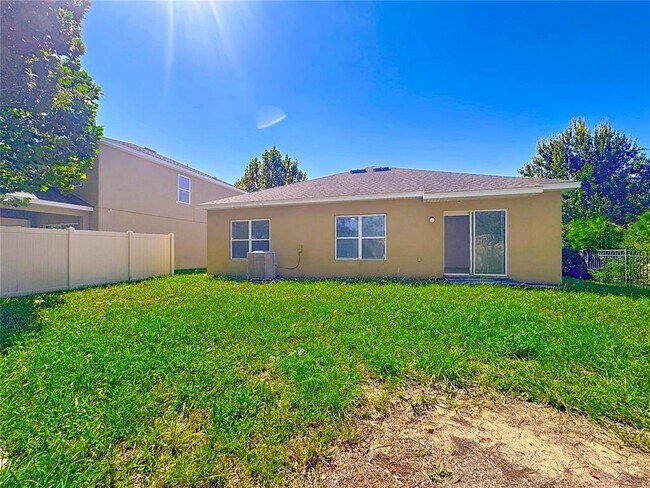 Building Photo - 662 Vitoria Rd