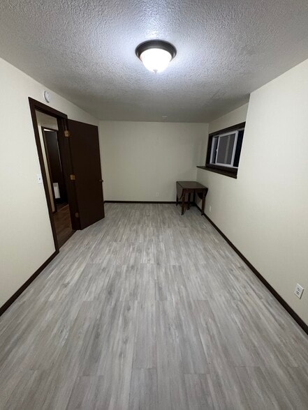 Building Photo - 8020 SW Sorrento Rd