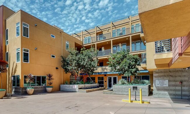 Building Photo - 4050 Glencoe Ave