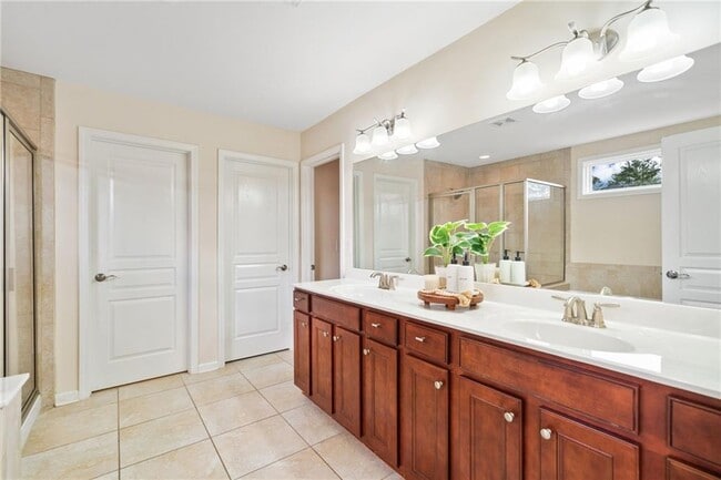 Building Photo - 522 Spring View Dr