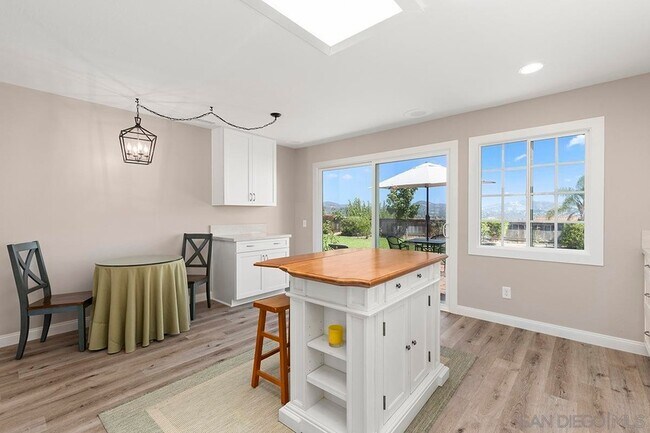Building Photo - 339 Willowspring Dr N