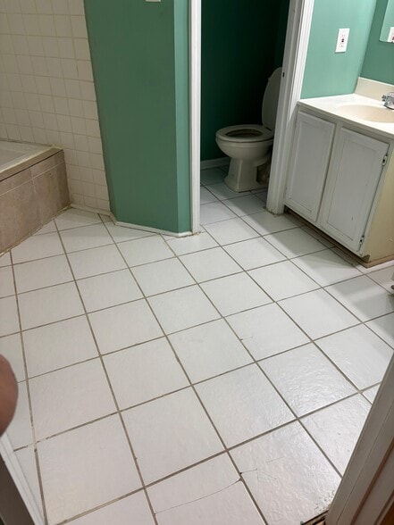 Bathroom 1 upstairs - 751 Brookline St SW