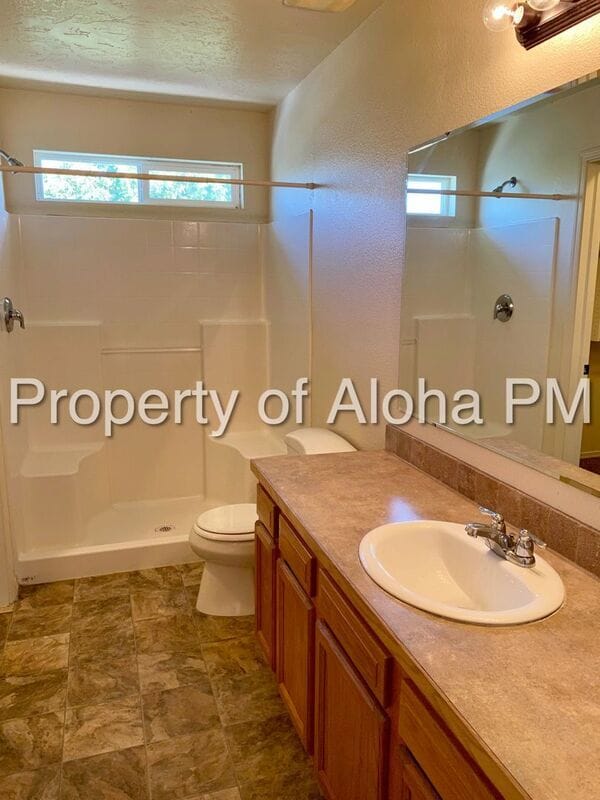 Building Photo - 1053 W Pine Ave