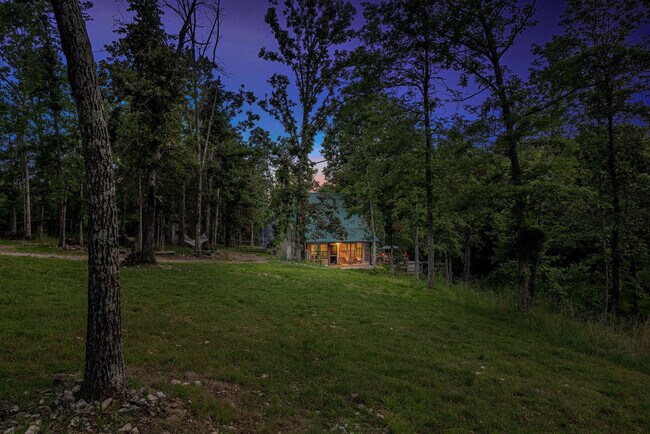 Building Photo - 10583 Two Girls Ln