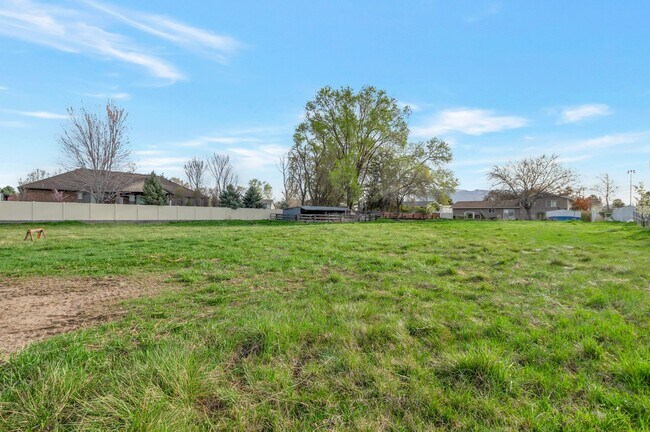 Building Photo - 2184 N 2000 W