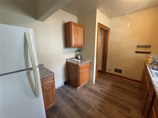 Building Photo - 1107 Bristow St