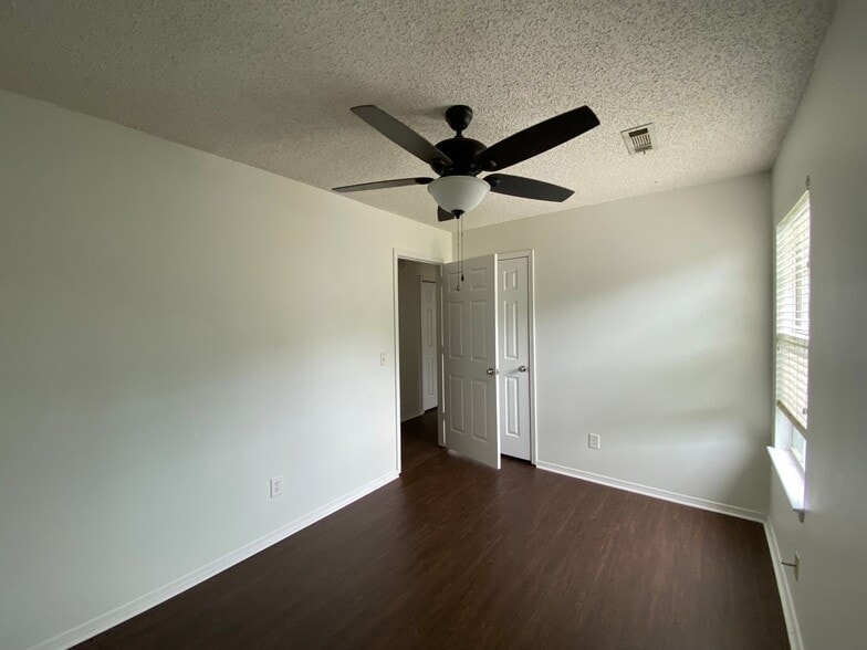 Building Photo - 1469 Timbercrest Ave