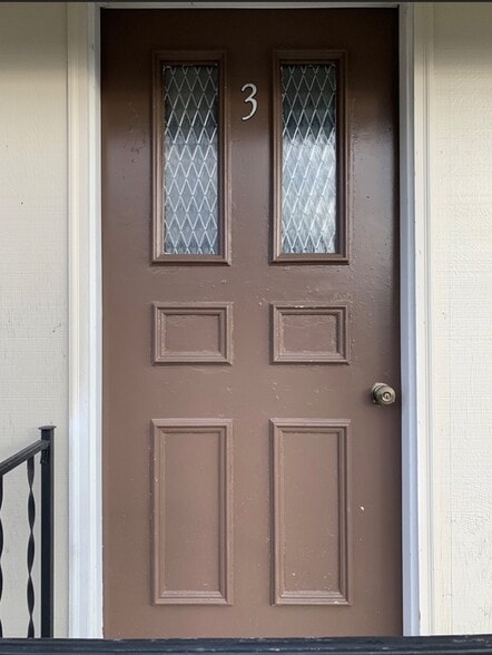 Building Photo - 617 4th St